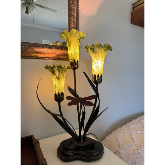 Vintage Dale Tiffany 3-Light Lily Lamp w/ Dragonfly - Picture 6 of 10